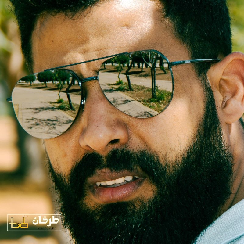 نظارات شمسية عاكسة بإطار رفيع Thin-Frame Reflective Sunglasses