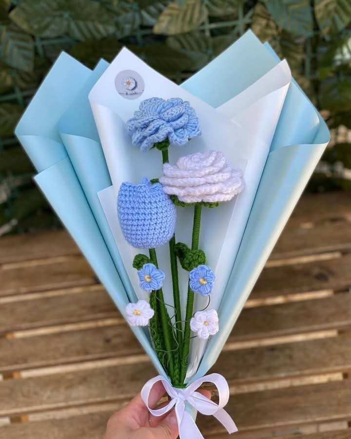 باقة ورد كروشيه بيبي بلو  Baby Blue Crochet Flower Bouquet