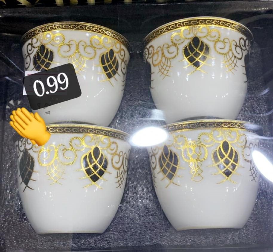 فناجين القهوة الساده