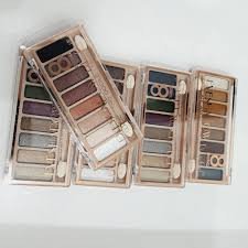 أي شادو ٨ (Eyeshadow 8)