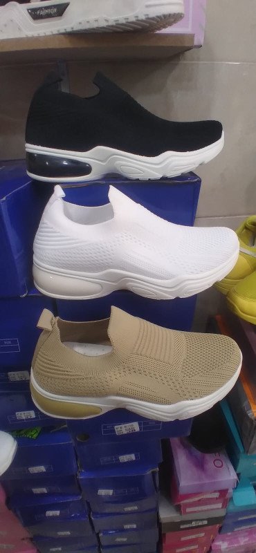 شوز طبي أطفال نخب أول – "راحة تدوم" Premium Kids’ Orthopedic Shoes – "All-Day Comfort"