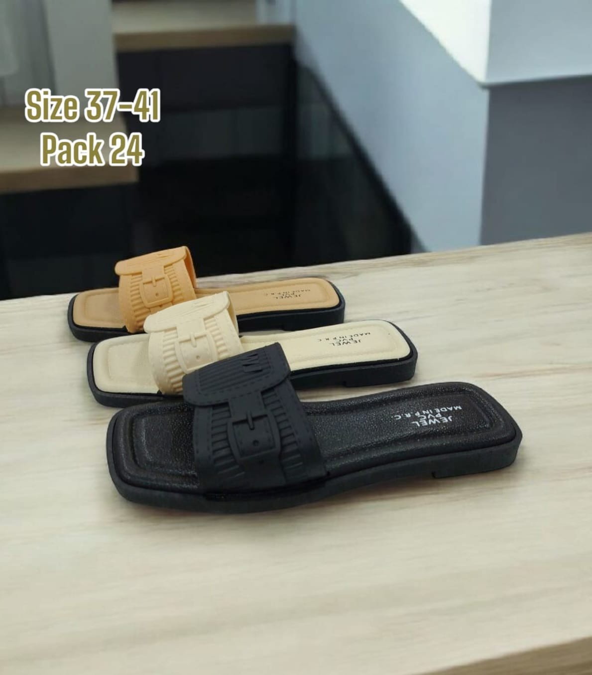 سليبر نسائي أنيق – "جمال الراحة في كل خطوة" Stylish Women’s Slippers – “Where Comfort Meets Elegance”