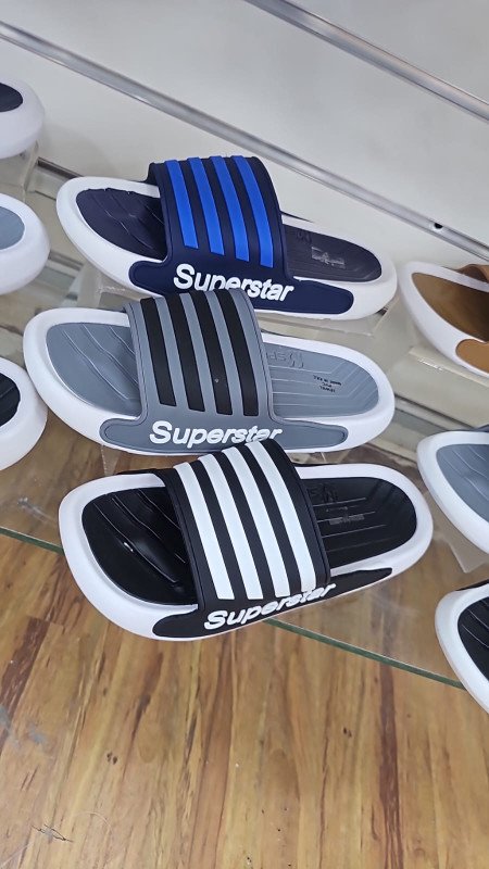 سليبر رجالي 2 – "الراحة بتصميم مطوّر" Men’s Slippers 2 – “Upgraded Comfort with a Modern Touch”