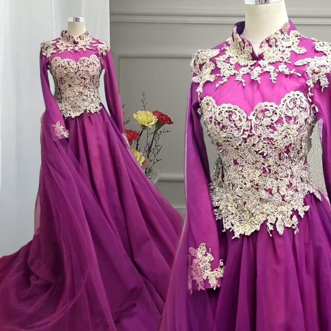 فستان فوشي مع ذهبي Fuchsia and Gold Dress