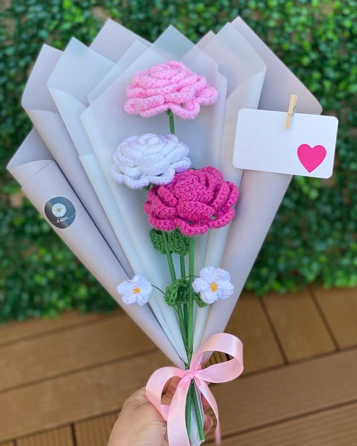 باقة ورد كروشيه زهري مشكّل Mixed Pink Crochet Flower Bouquet