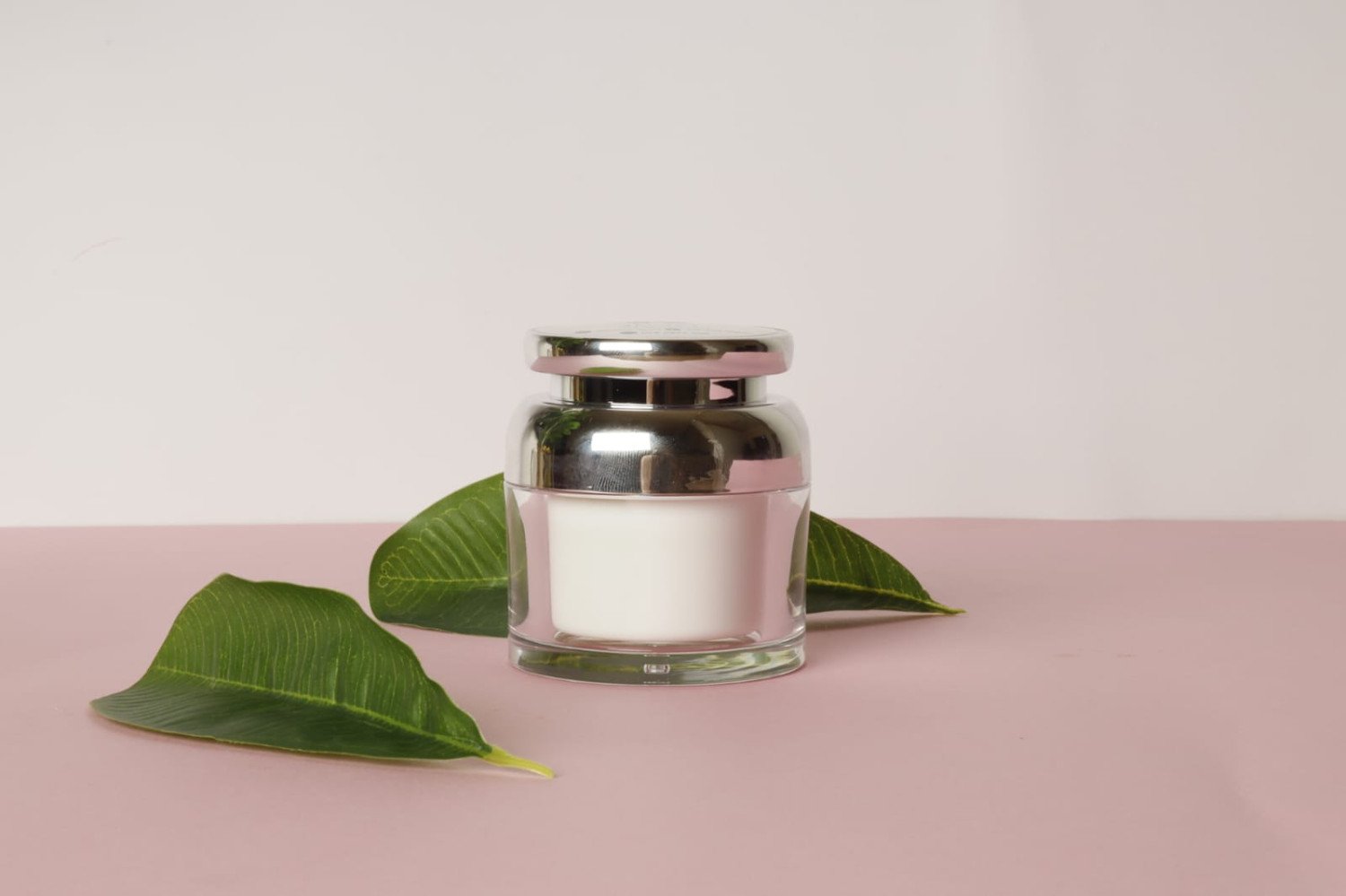 كريم أحماض الفواكه لتجديد البشرة Fruit Acids Cream Skin Renewal Formula