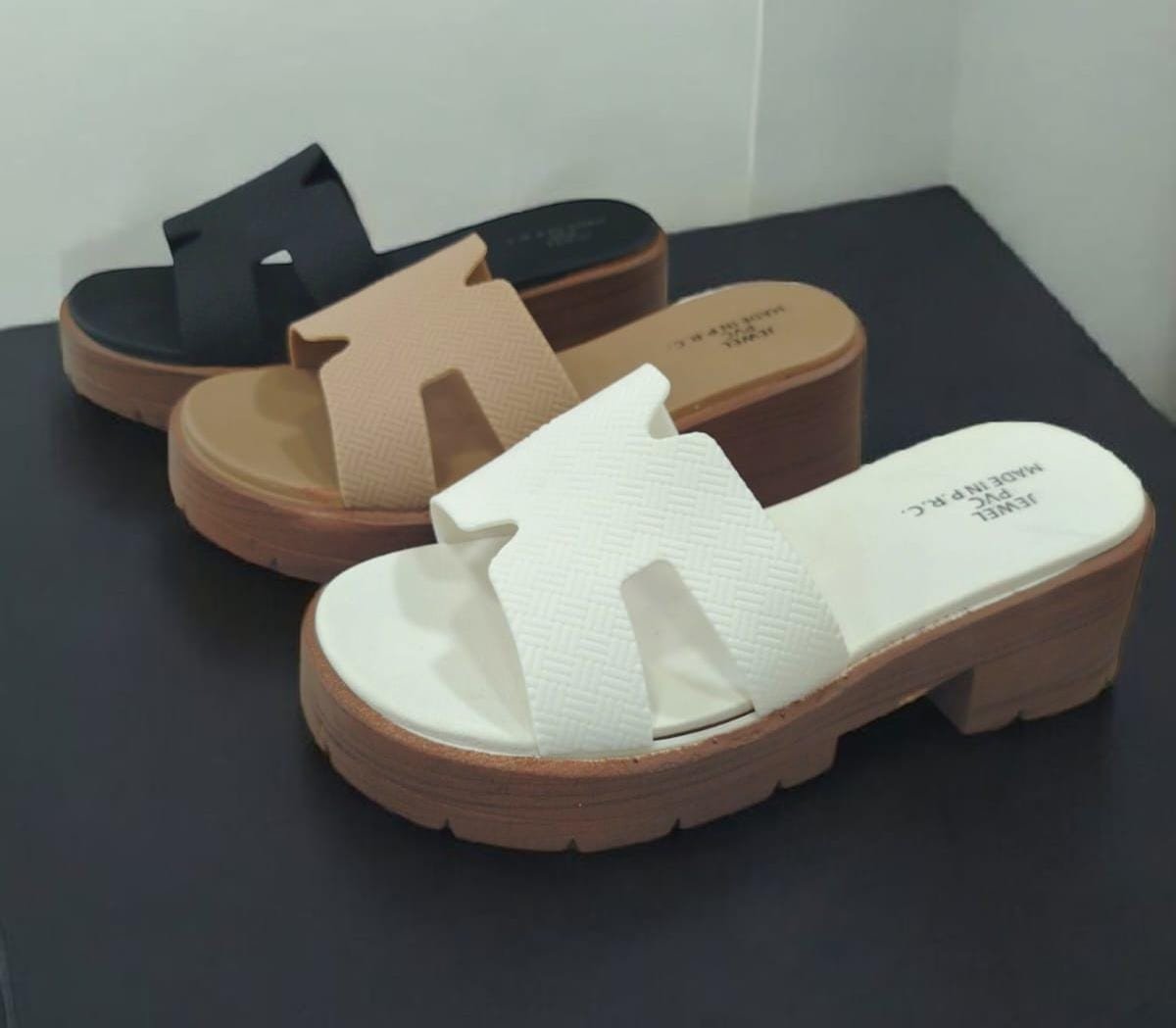 سليبر نسائي نخب أول – "راحة وأناقة بمعايير عالية" First-Class Women’s Slippers – “Elegance and Comfort, Perfectly Combined”