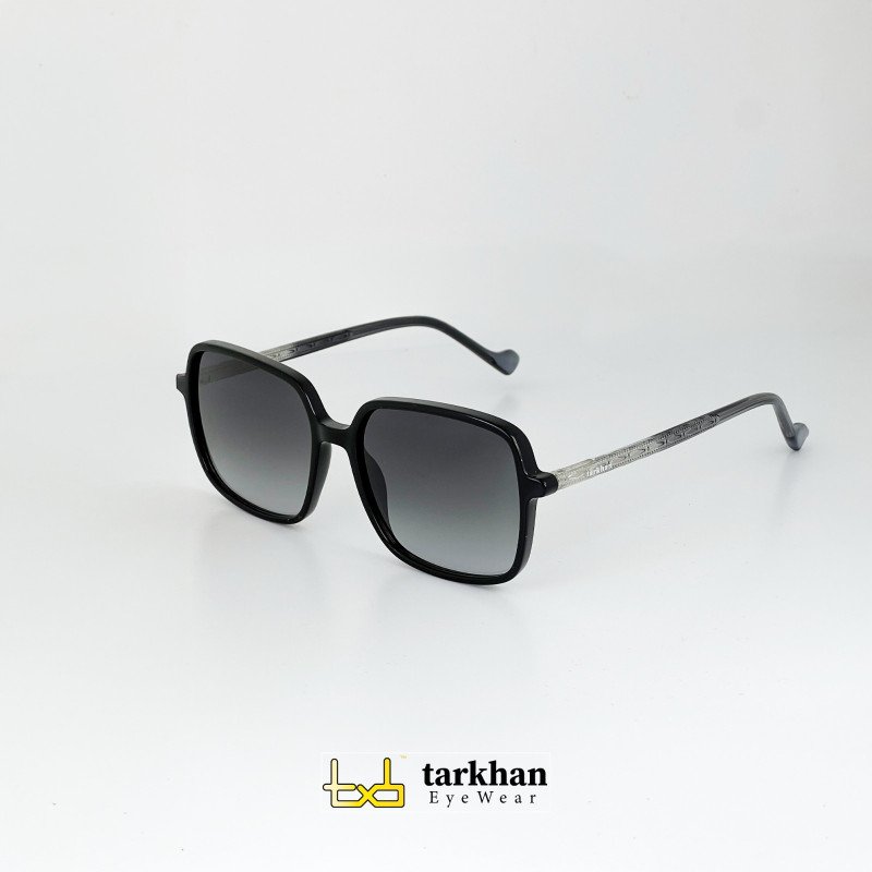 نظارة شمسية مربعة بإطار أسود وعدسات متدرجة Square Black Frame Sunglasses with Gradient Lenses